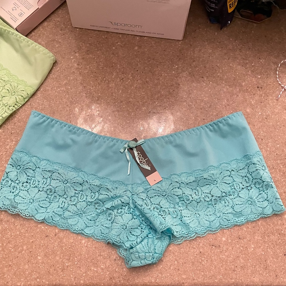 Coobie intimates panties, sz L. New with tags.